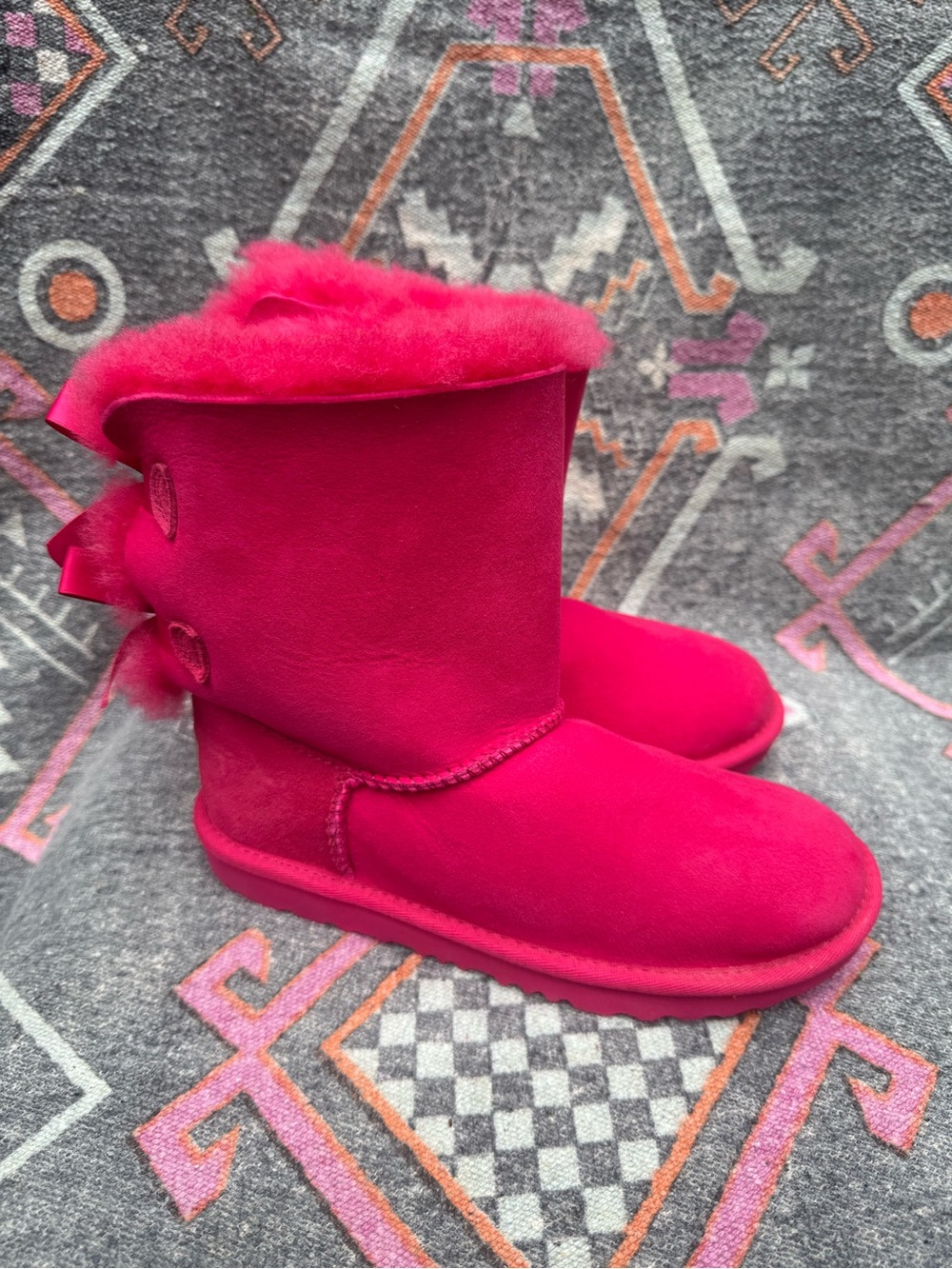 NEW UGG Bailey Bow II Kids Girls Size 4 Hot Pink Suede Sheepskin Boots